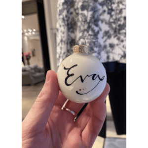Weihnachtskugeln-Lettering / Beschriftung in Store-Event