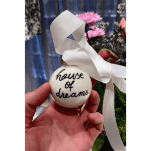 Weihnachtskugeln-Lettering / Beschriftung in Store-Event